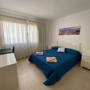 Habitación en casa particular In A Shared In The Centre Of En Piso Compartido, Corralejo
